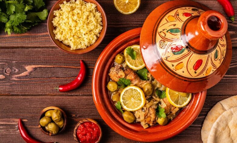 8 وجبات من المطبخ المغربي لا بد من مشاركتها مع أحبابك