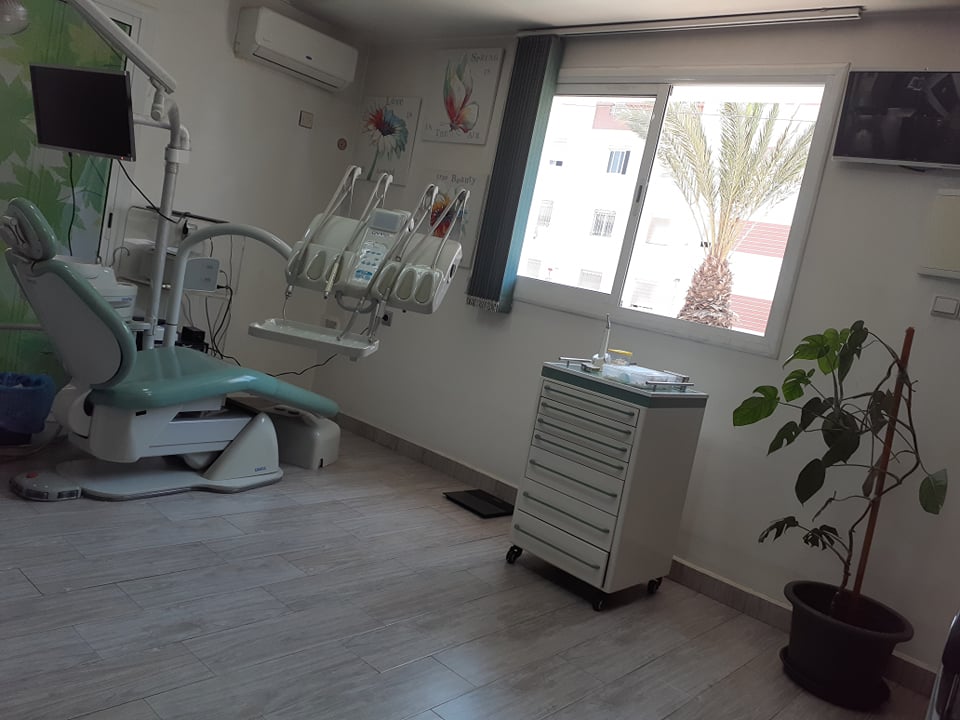 طبيب الأسنان في أكادير